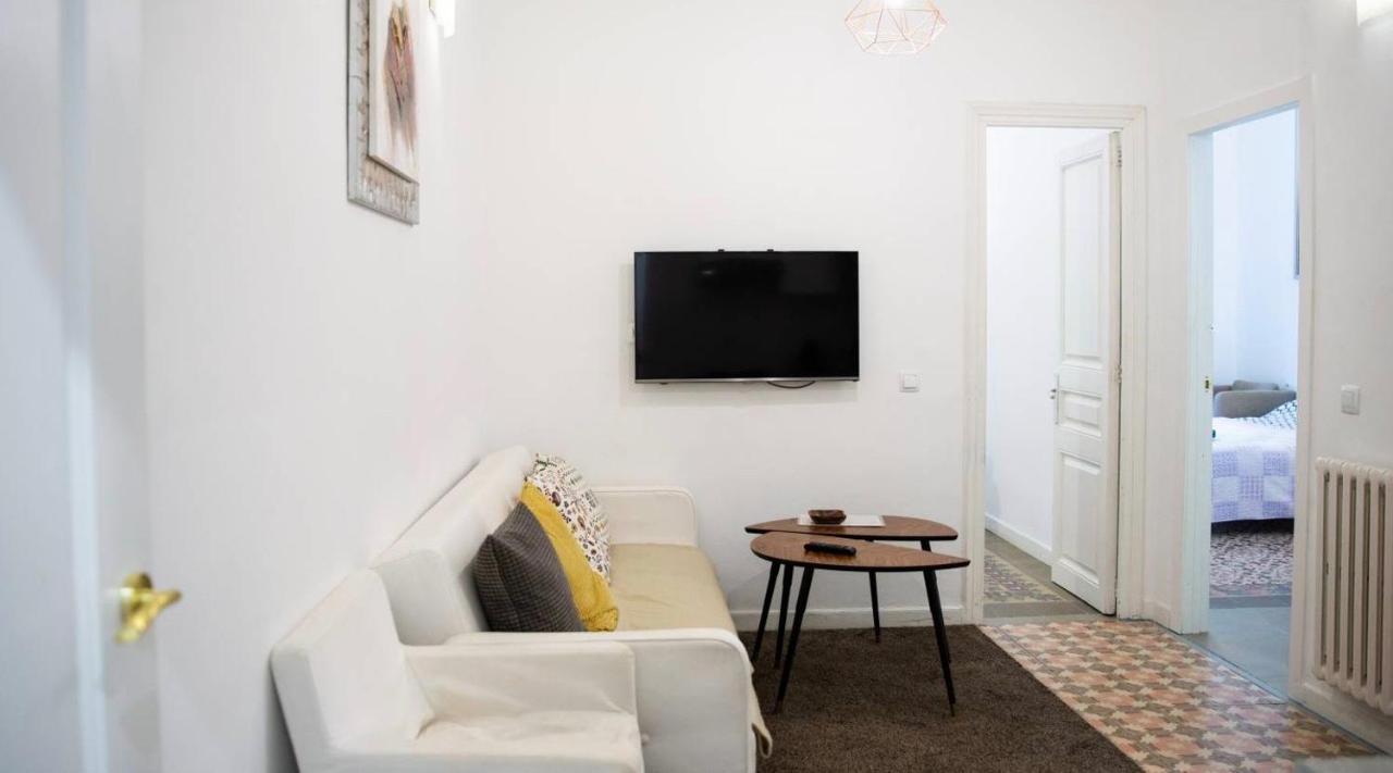 Eixample Apartments - Pova Barcelona Luaran gambar